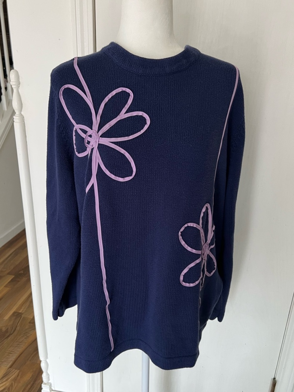 KOOS Navy Crewneck Sweater, Big Pink / Lavender Ribbon Flowers, XL, EUC